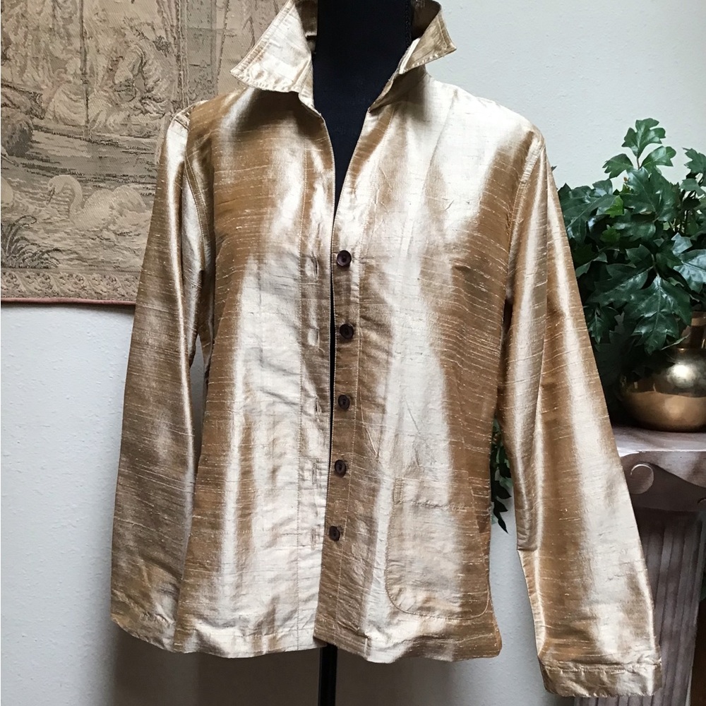 TRAVEL SMITH, medium, 100% silk beautiful golden color blouse